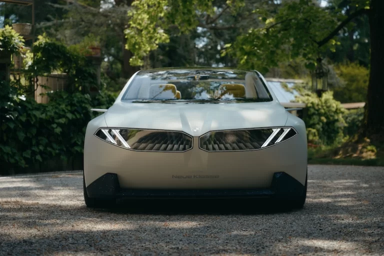 BMW paljastaa Vision Neue Klasse -konseptiautonsa