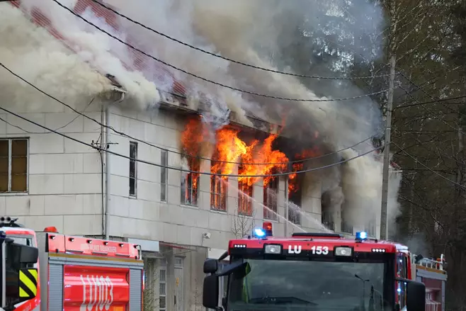 Tulipalo Tuhoaa Espoon VPK-rakennuksen